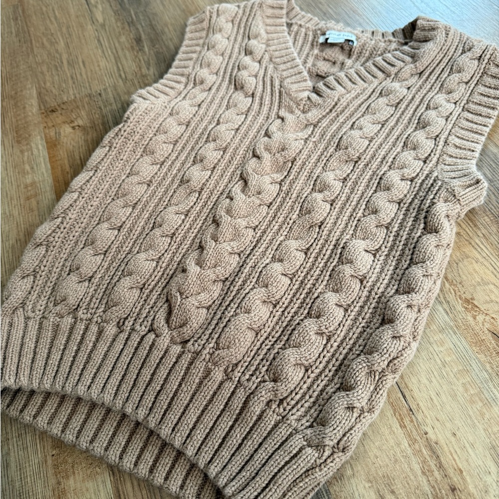 American Eagle Textured Tan V-Neck Cable Knit Sweater Vest Size Small - Picture 4 of 4